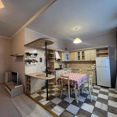 Apartment On Baseinaya Street 13 Kiev Ngoại thất bức ảnh