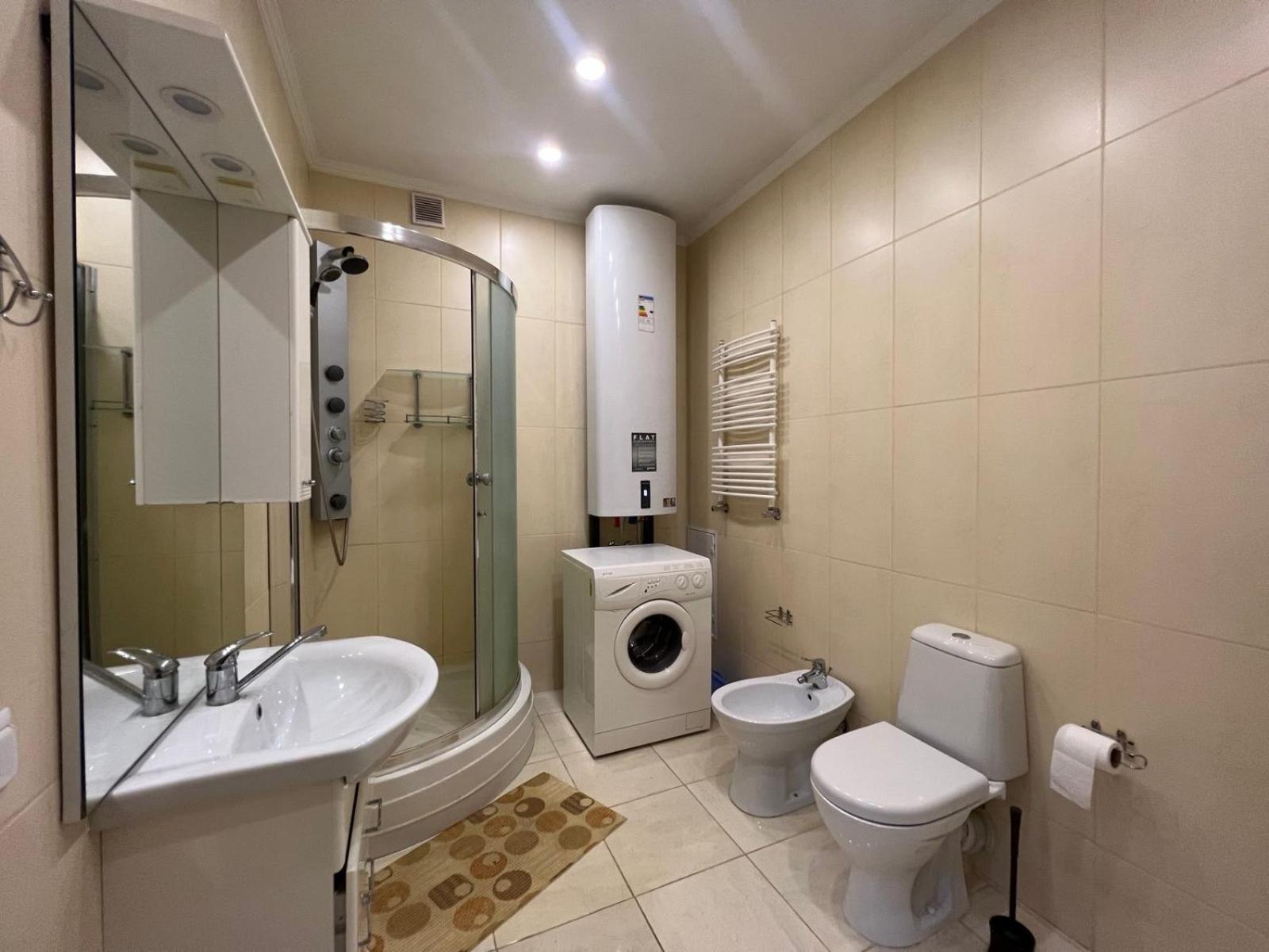 Apartment On Baseinaya Street 13 Kiev Ngoại thất bức ảnh