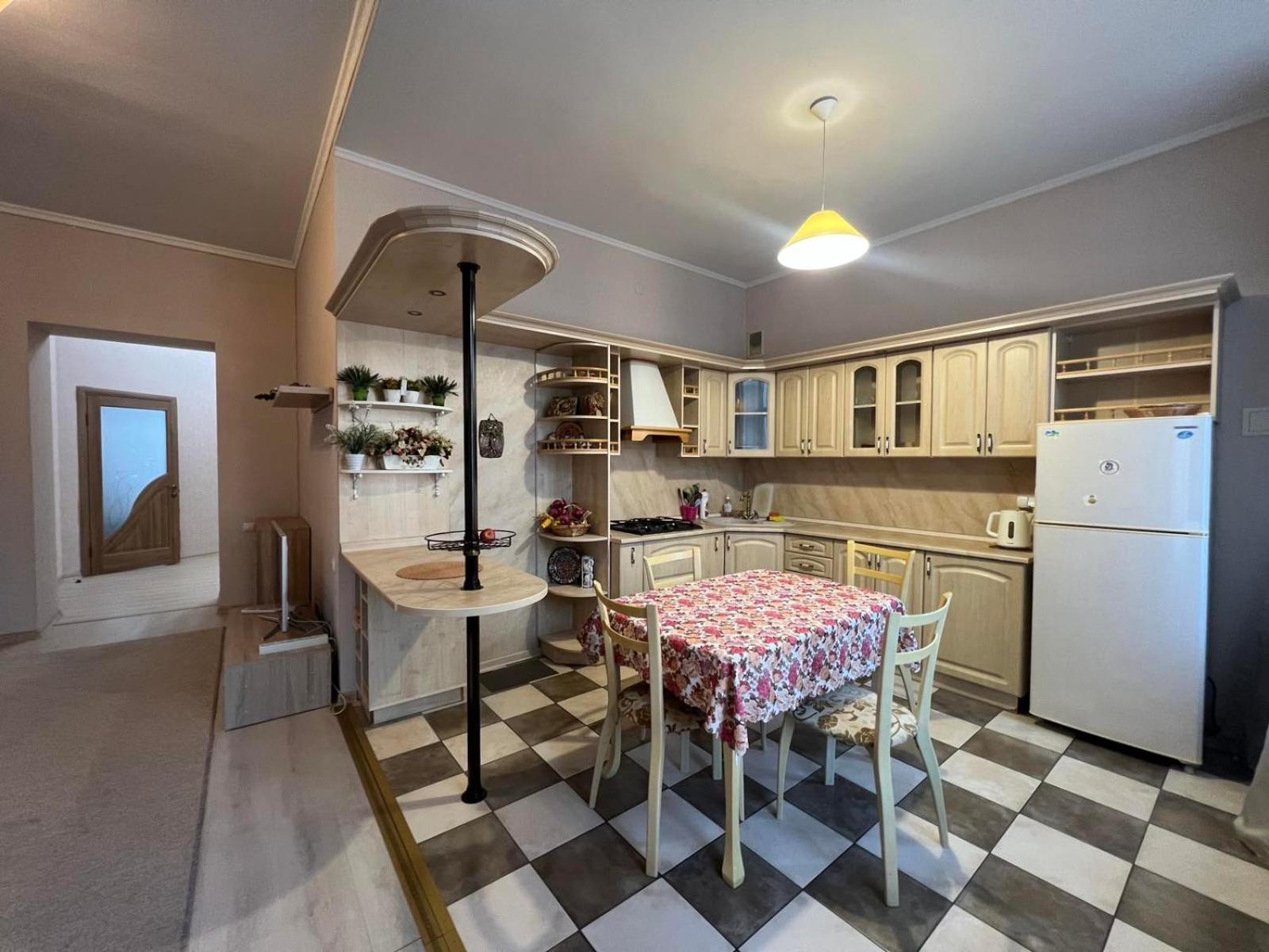 Apartment On Baseinaya Street 13 Kiev Ngoại thất bức ảnh